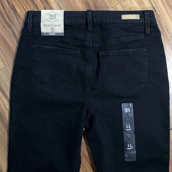 True Craft black skinny, mid rise jeans, size 11 Short, NWT. - Picture 3 of 15
